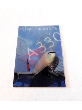 Delta Air Lines Airbus A330-300 Pilot Collector 2015 Holographic Card #38